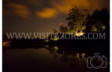 Lagoa das Furnas at night